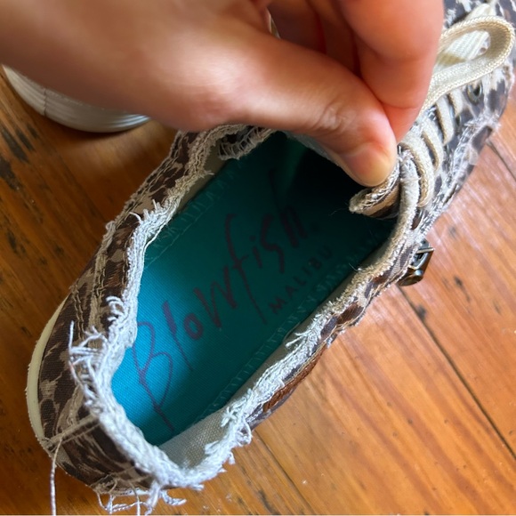 Cute Leopard Blowfish Tie Shoes 7.5 - Picture 6 of 9